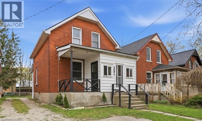 Photo - 391 Douro St