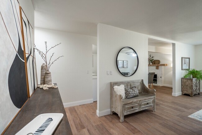 Photo - 1227 Roanoke Dr