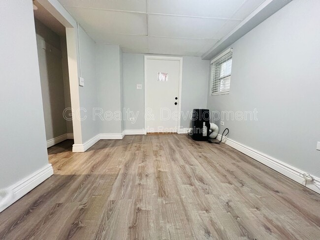 Photo - 6316 N Rockwell St Unit G