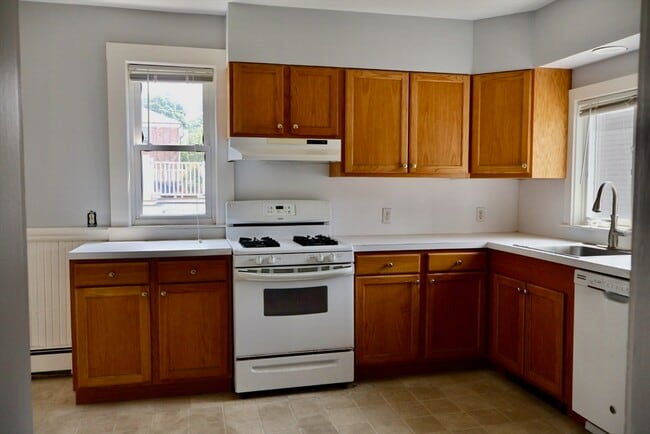 Building Photo - 124 Garden St Unit #2