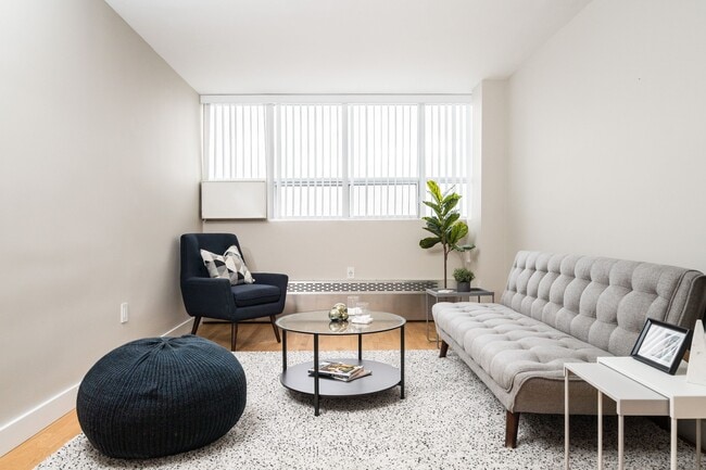 Photo - 730 St Clarens Ave Unité 1105