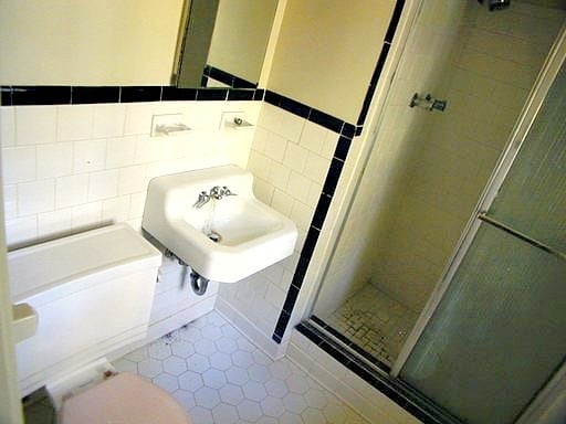 Photo - -- AVAILABLE APRIL 15TH -- 4 BR / 3 BA Raised Ranch, Brick home in Pinedale Farms (West End!), Av...