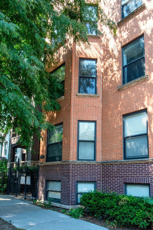 Photo - 814 W Aldine Ave Unidad 2S Rental
