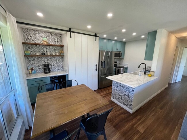 Photo - Kihei Villages Upper Level Furnished 2bed/1.5 bath Ocean View Condo Unit 37-202
