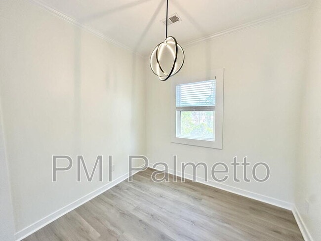 Photo - 1121 Zeigler St