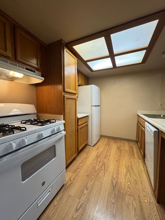 Photo - 960cking Unit C