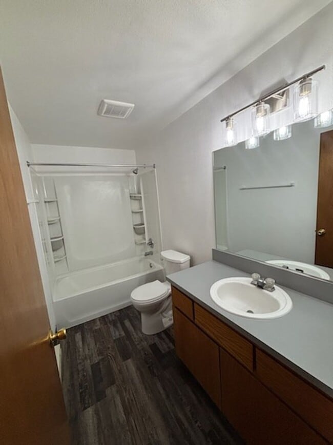 Photo - *Your New Home Awaits* 2 Bedroom / 1 Bath Duplex