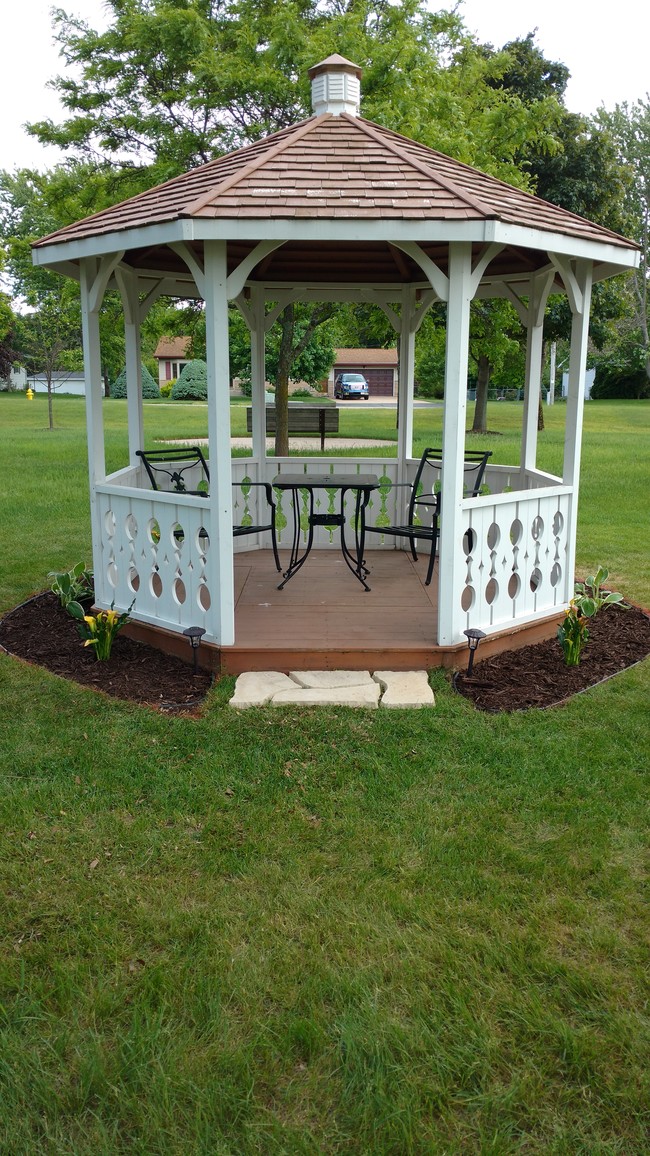 Hickory Drive and Pinecrest Apartments Plover, WI