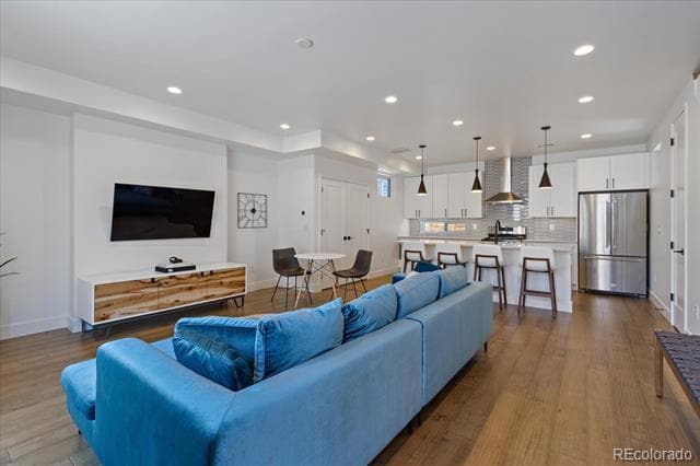 Photo - 2929 Lawrence St