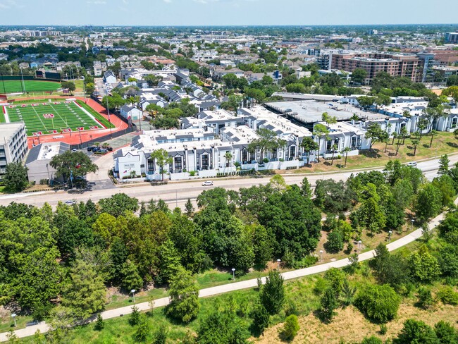 Bayou Park - Bayou Park Apartments