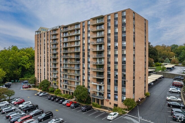 Building - 801 Yale Ave Unit 202