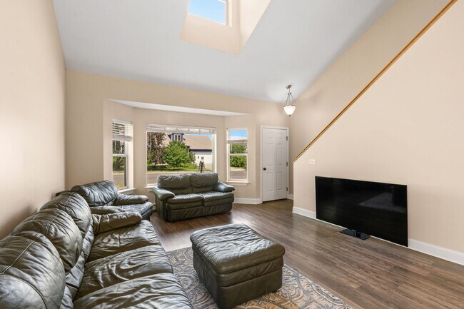 Photo - 306 Golden Valley Dr