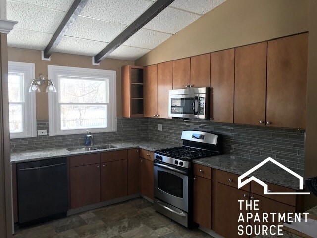 Building Photo - 1227 Wood Ave Rental