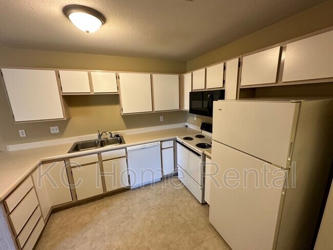 Photo - 2126 Highridge Dr Unit #D