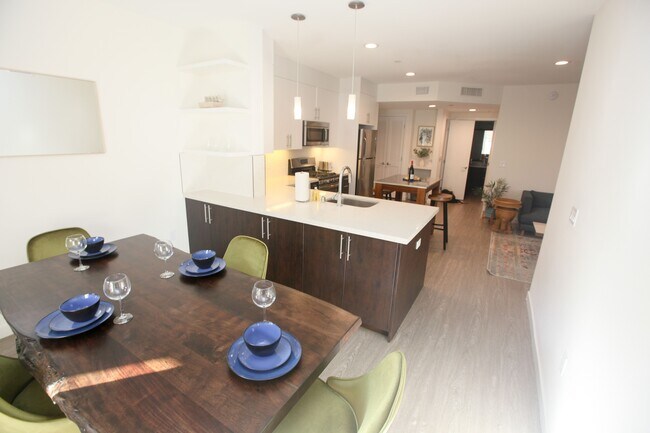 2A Dining - Urbanpolitan