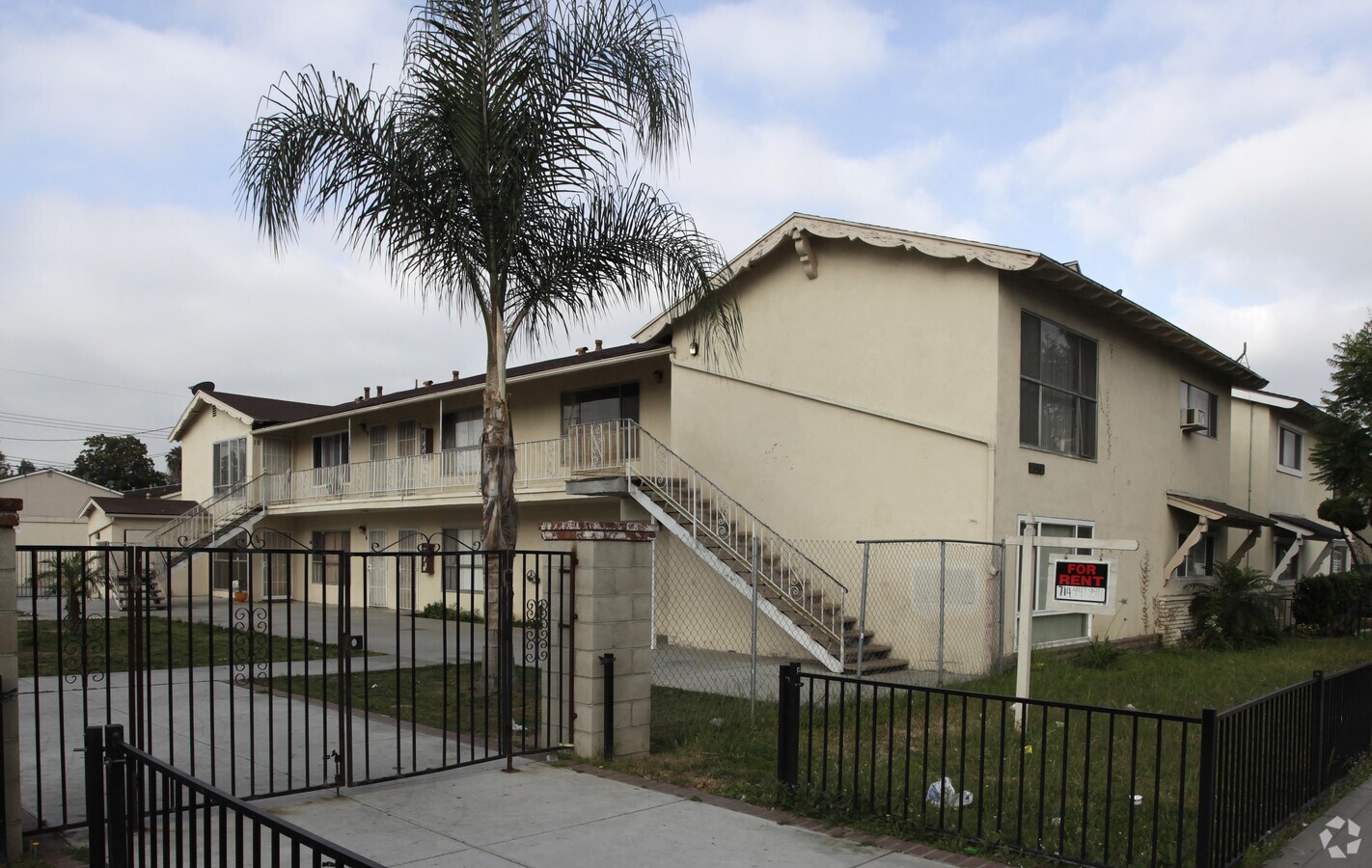 Commonwealth Manor - Commonwealth Manor Apartments
