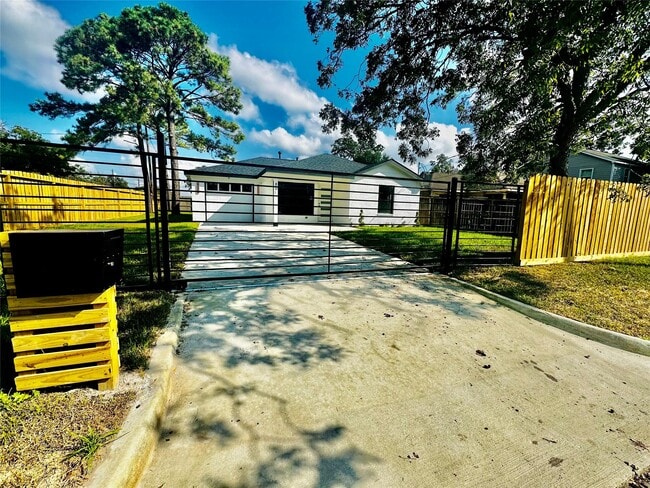 Building Photo - 801 Woodard St Rental