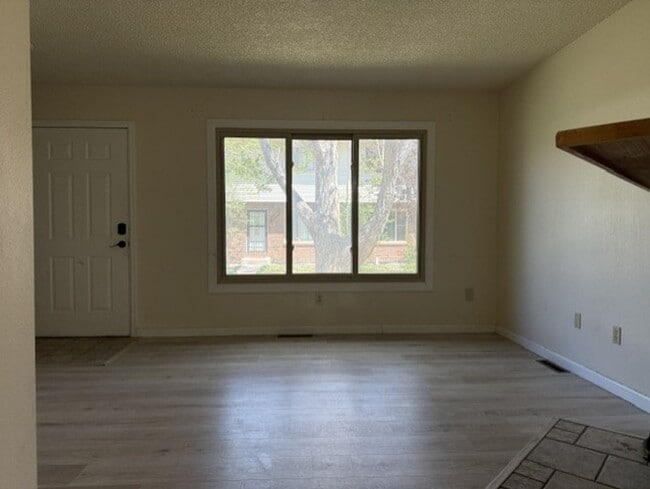 Photo - House For Lease