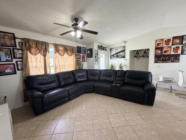 Photo - 1342 SW Wampler Ave