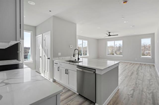 Photo - 948 Corinth St Unit 15