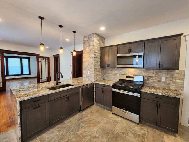 Building Photo - 262 Tennyson Ave Unit 262