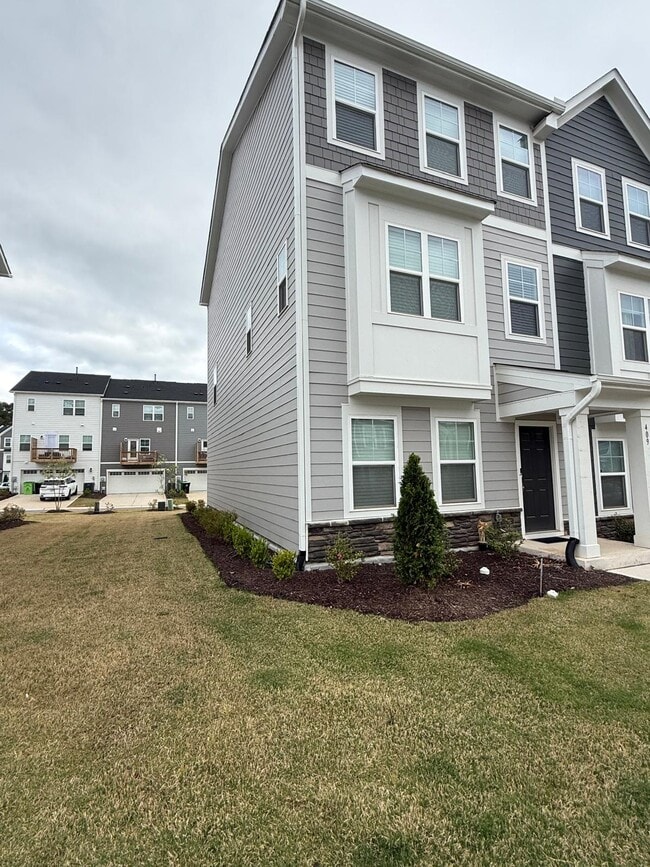 Photo - 409 Deercroft Dr