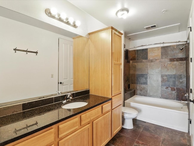 Photo - 1405 Vegas Verdes Dr Unit 128