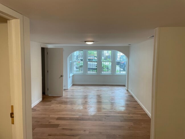 Building Photo - 3513 W Belden Ave Unit 3513 W Belden Apt 1