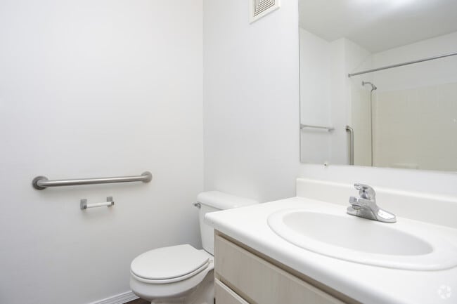 2HAB, 1BA - 686 ft² - Harmony Garden Apartments