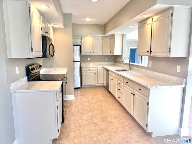 Photo - 94 Waldron Dr