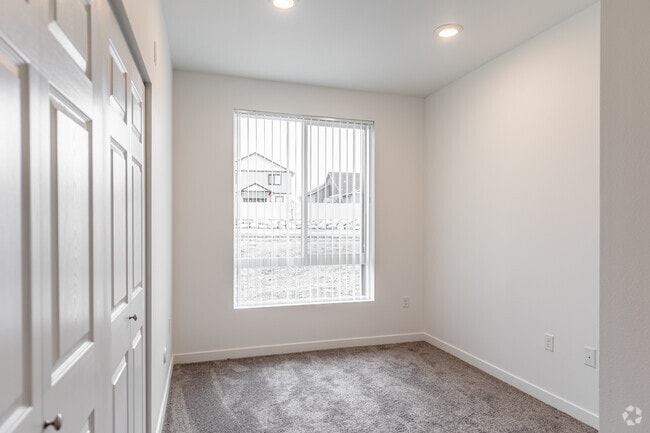 0BR, 1BA - 599SF
