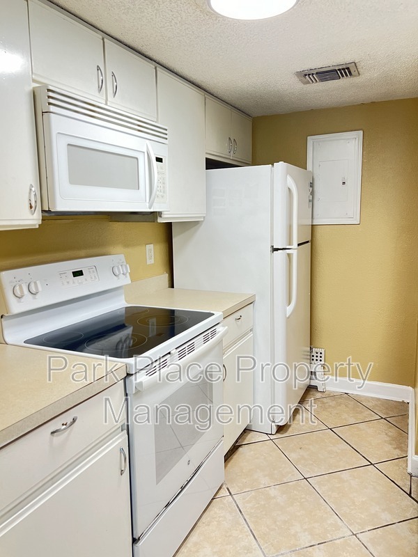 Photo - 549 Sun Ridge Pl Unidad #102 Rental