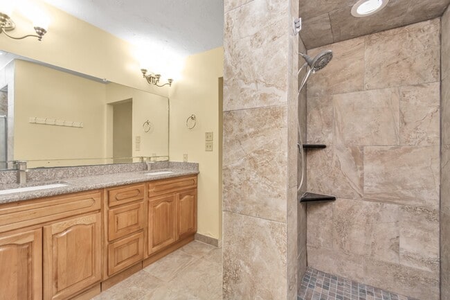 Photo - 4702 Cashel Cir Unit True