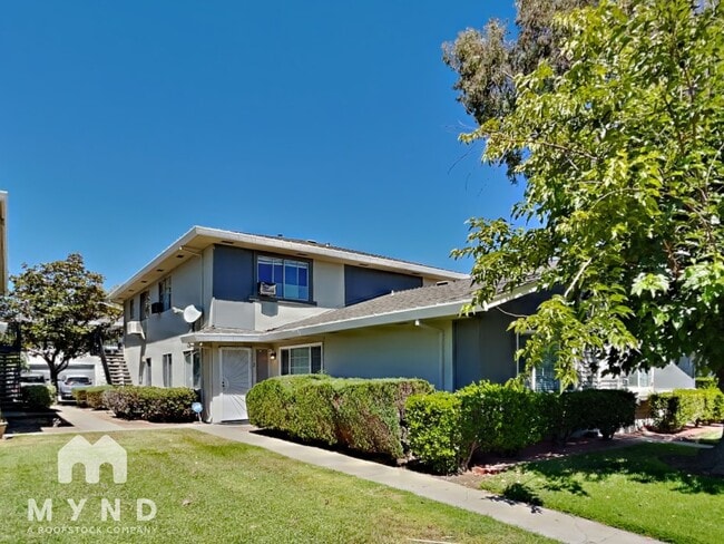 Building Photo - 5515 Spinnaker Dr Rental