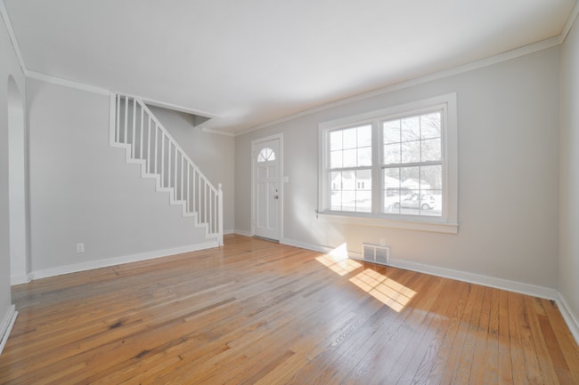 Photo - 225 Henderson St