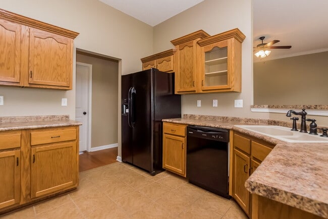 Photo - 8390 Pinnacle Dr