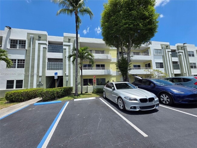 Photo - 10765 SW 108th Ave Unit 104