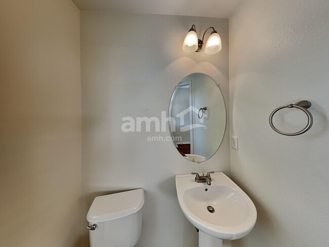 Photo - 2275 Coach House Loop