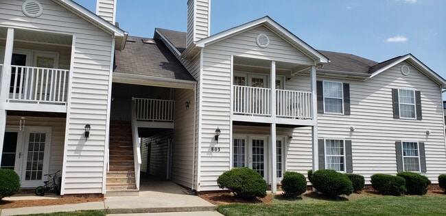 Building Photo - 803 Moultrie Ct Unit E