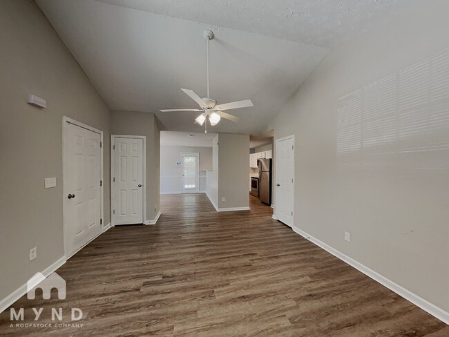 Photo - 305 Carter Ave