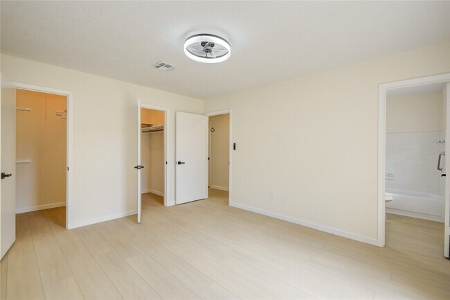 Photo - 12803 High Star Dr