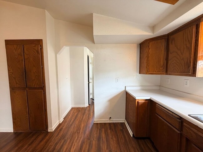 Photo - Well maintained home in convenient location w/seasonal landscaping incl.