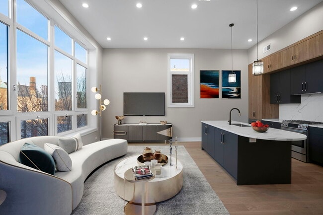 Photo - 1627 W Warren Blvd Unit 3