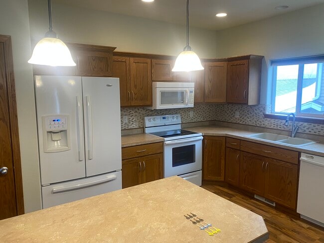 Photo - 4742 50th Ave S