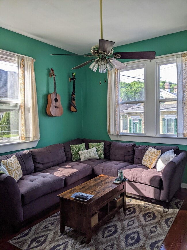 Building Photo - 2812 Dabadie St Unit B