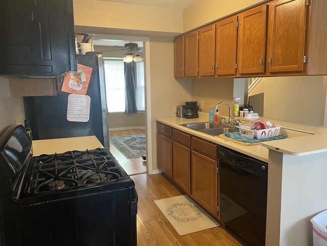 Photo - 3314 Greenwich Ln