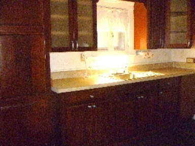 kitchen - 916 W 3rd St Unit A