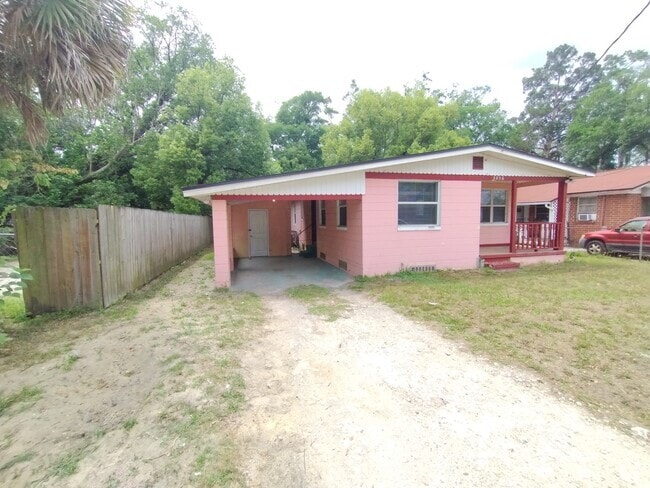 Building Photo - 3036 Saturn Ave Rental