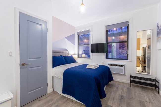 Photo - 133 W Third St