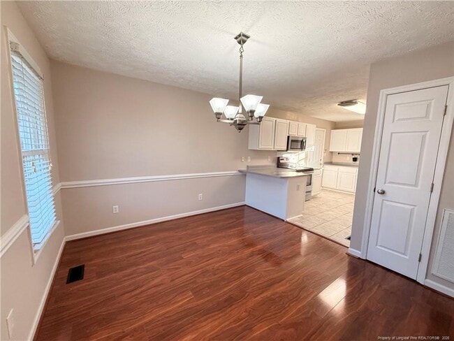 Photo - 2402 Larwood Dr